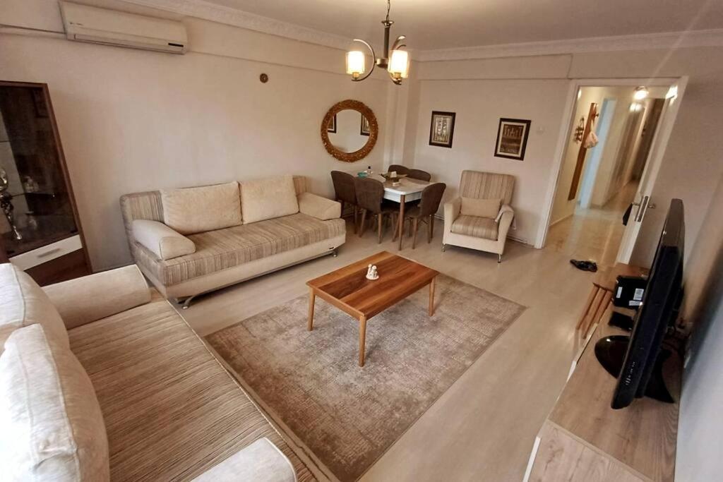 Ferienwohnung 3+1 , Historical Elevator, Warm House Next To Sea Izmir Exterior foto